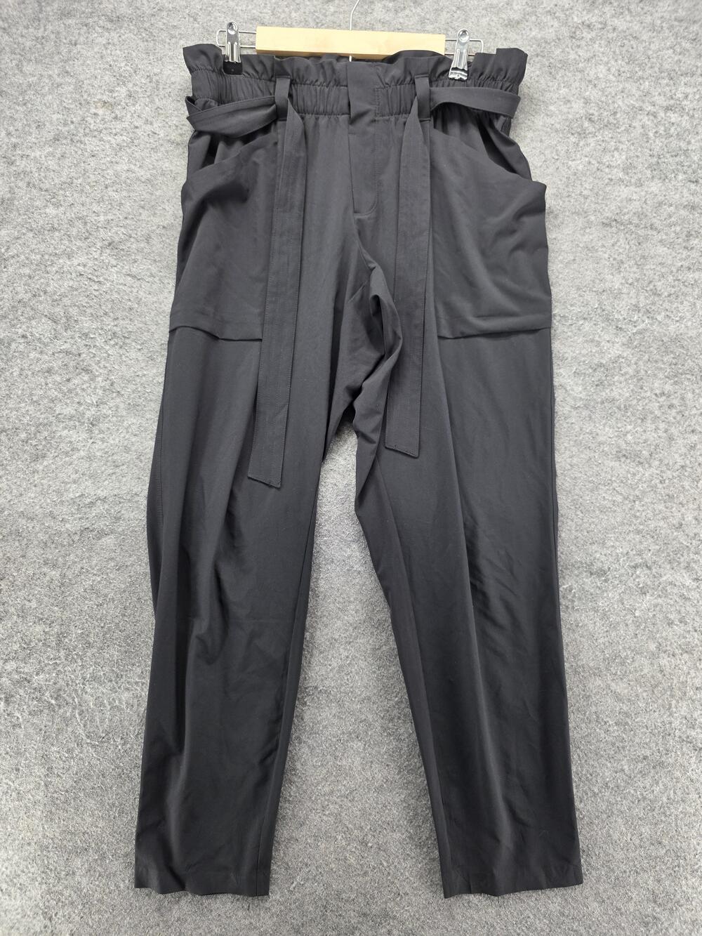 Athleta Pants Womens 10 Black Paperbag Tapered Crepe Elastic Belted 31 In